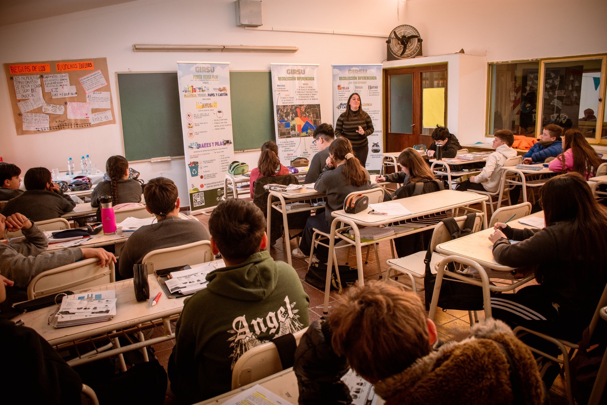 SEGUIMOS DANDO CHARLAS SOBRE SEPARACIÓN Y RECOLECCIÓN DE RESIDUOS
