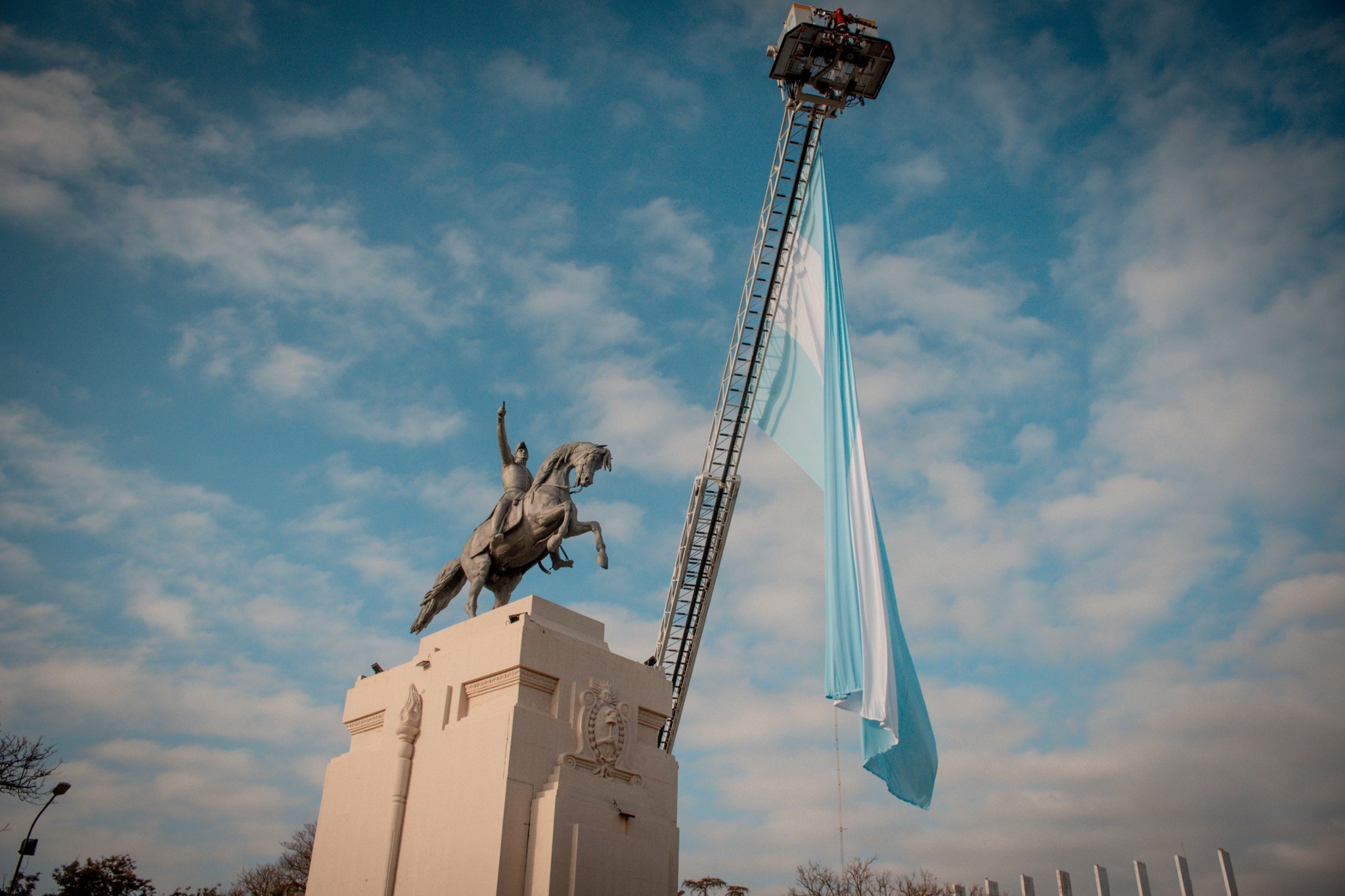 VIVIMOS JUNTOS UN SENTIDO HOMENAJE AL GENERAL JOSÉ DE SAN MARTÍN