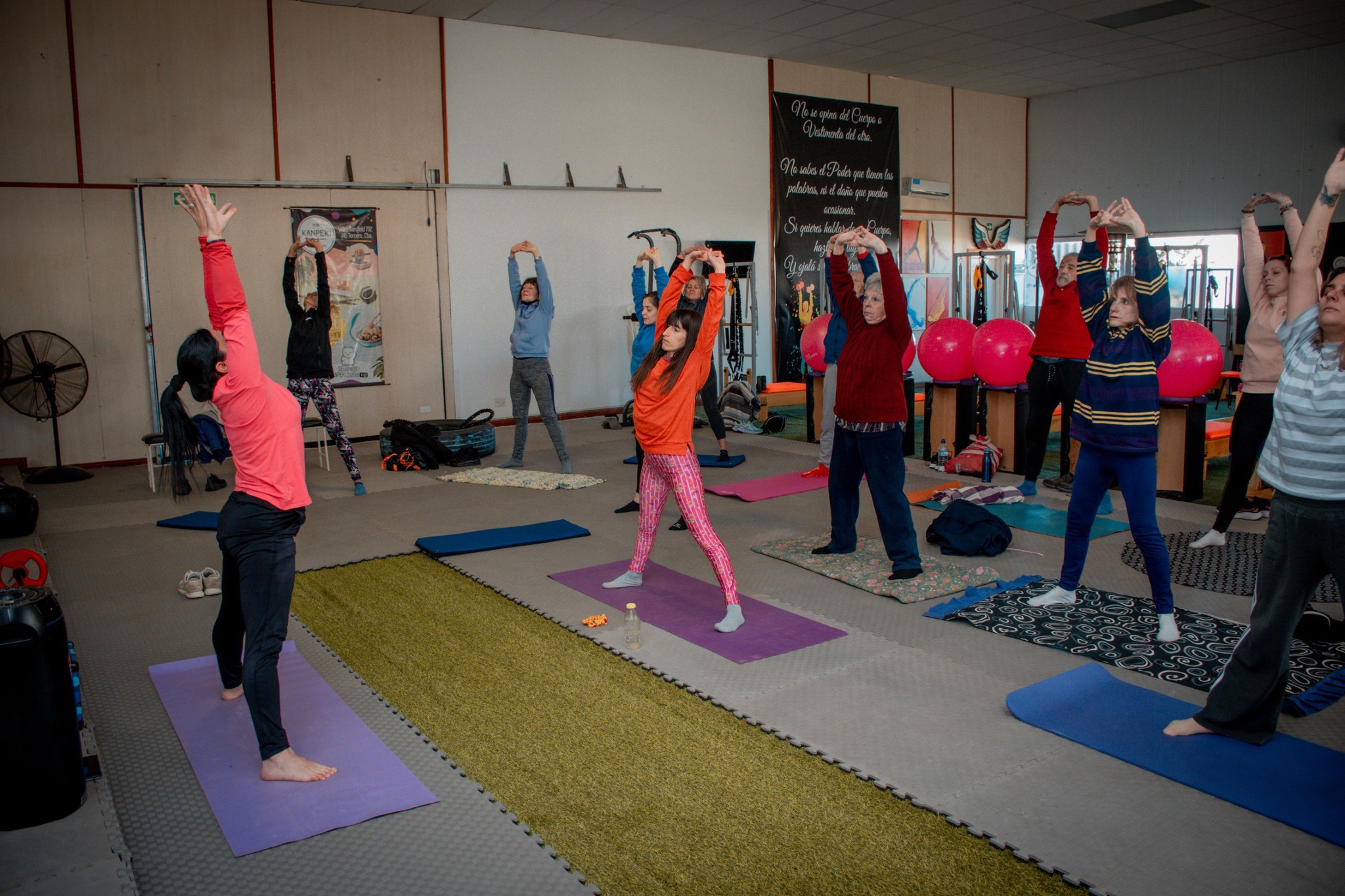 VIVIMOS UN NUEVO ENCUENTRO DE YOGA