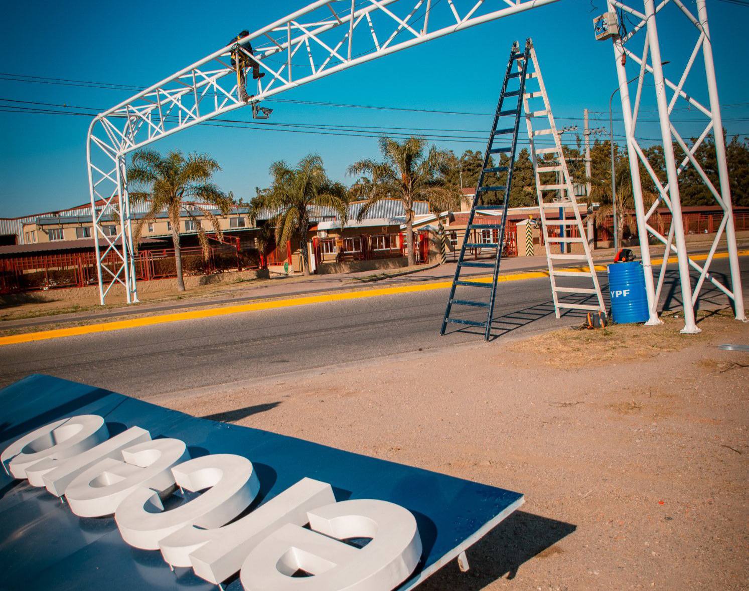 RENOVAMOS EL CARTEL DE INGRESO A LA CIUDAD