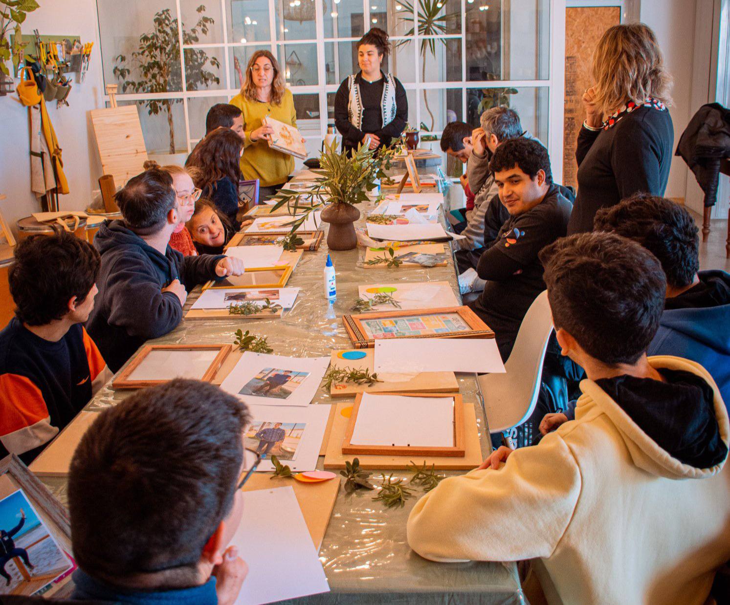TALLER CREANDO LAZOS CON ARTE BOTÁNICO